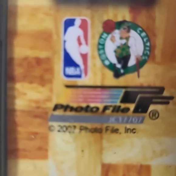 Framed 8"×10" Boston Celtics photo w/ authenticity seal - Picture 7 of 7